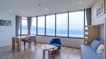 华丽公寓, 厨房, 海景 | 迷你吧、客房内保险箱、办公桌、遮光窗帘