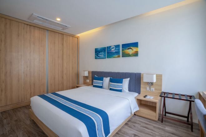 Minibar, in-room safe, desk, blackout curtains