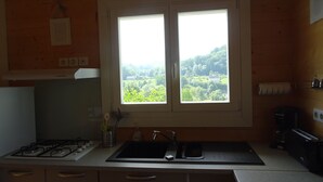 Kaffetrakter/tekoker, kjøleskap, mikrobølgeovn og ovn