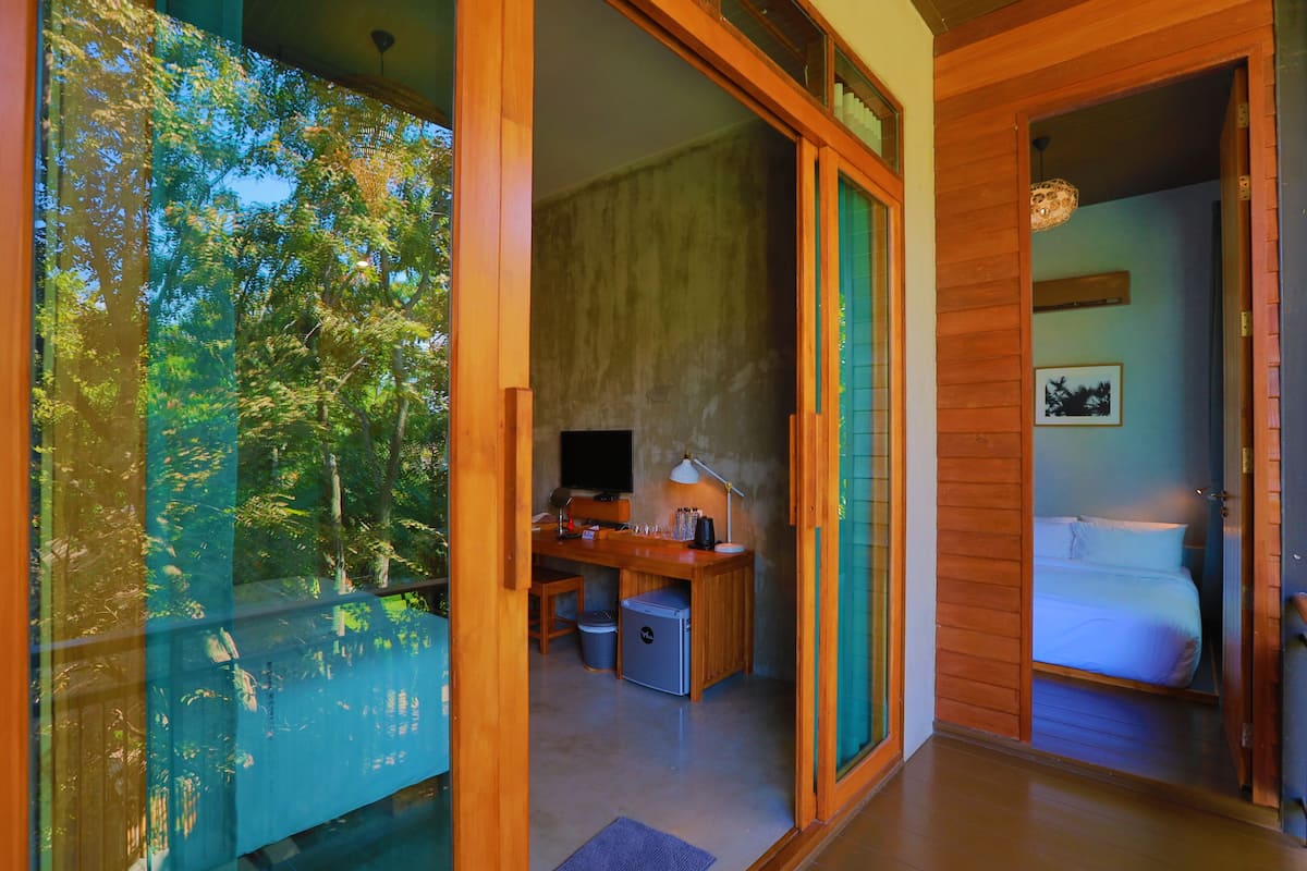 Superior Twin Room, 2 Bedrooms | 1 bedroom, minibar, in-room safe, individually decorated