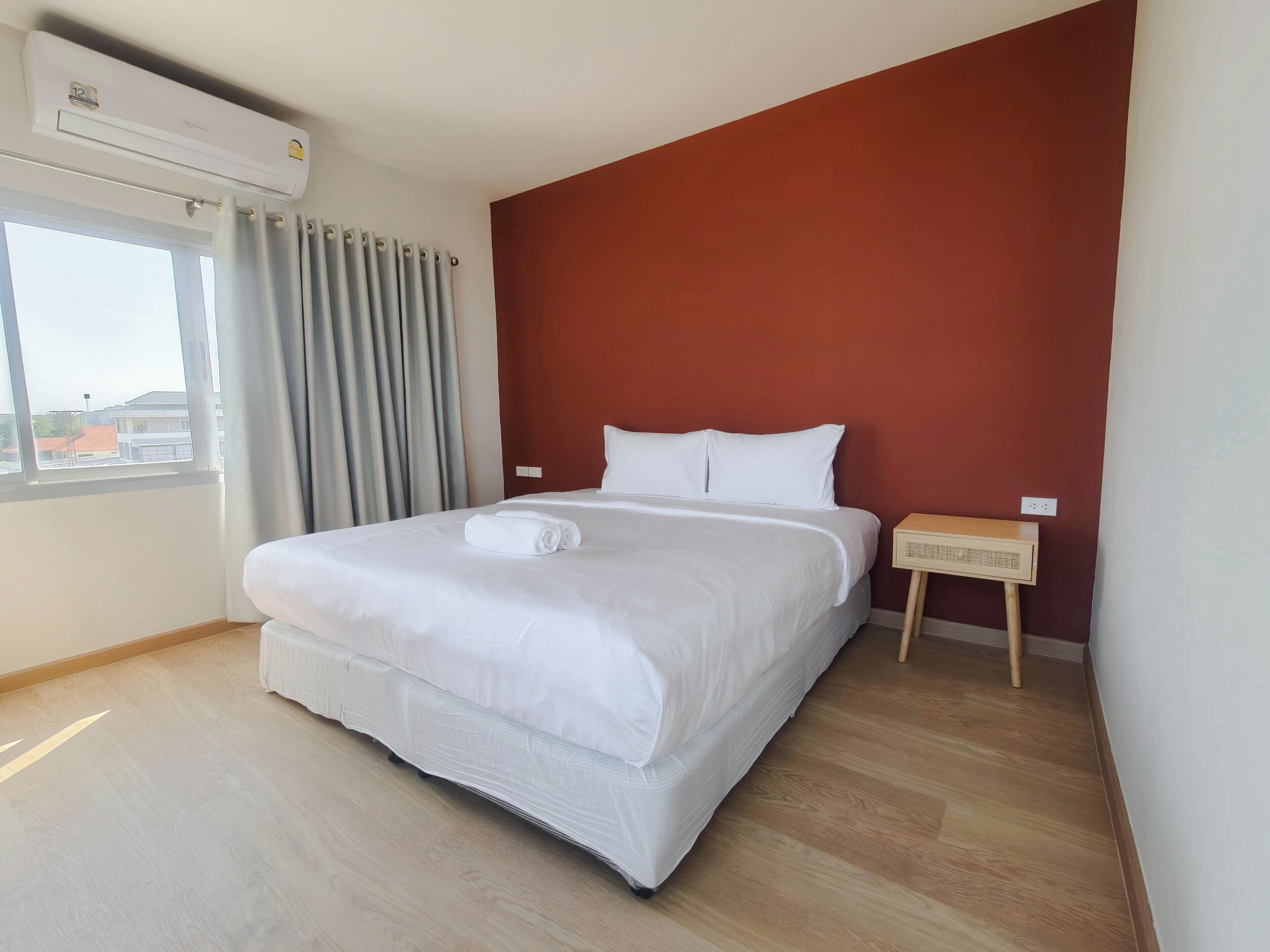 Premier Double Room, 1 Bedroom | In-room safe, iron/ironing board, free WiFi