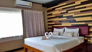 Deluxe Double Room | WiFi (free), bed sheets - Day Hotel Khon Kaen (Khon Kaen)