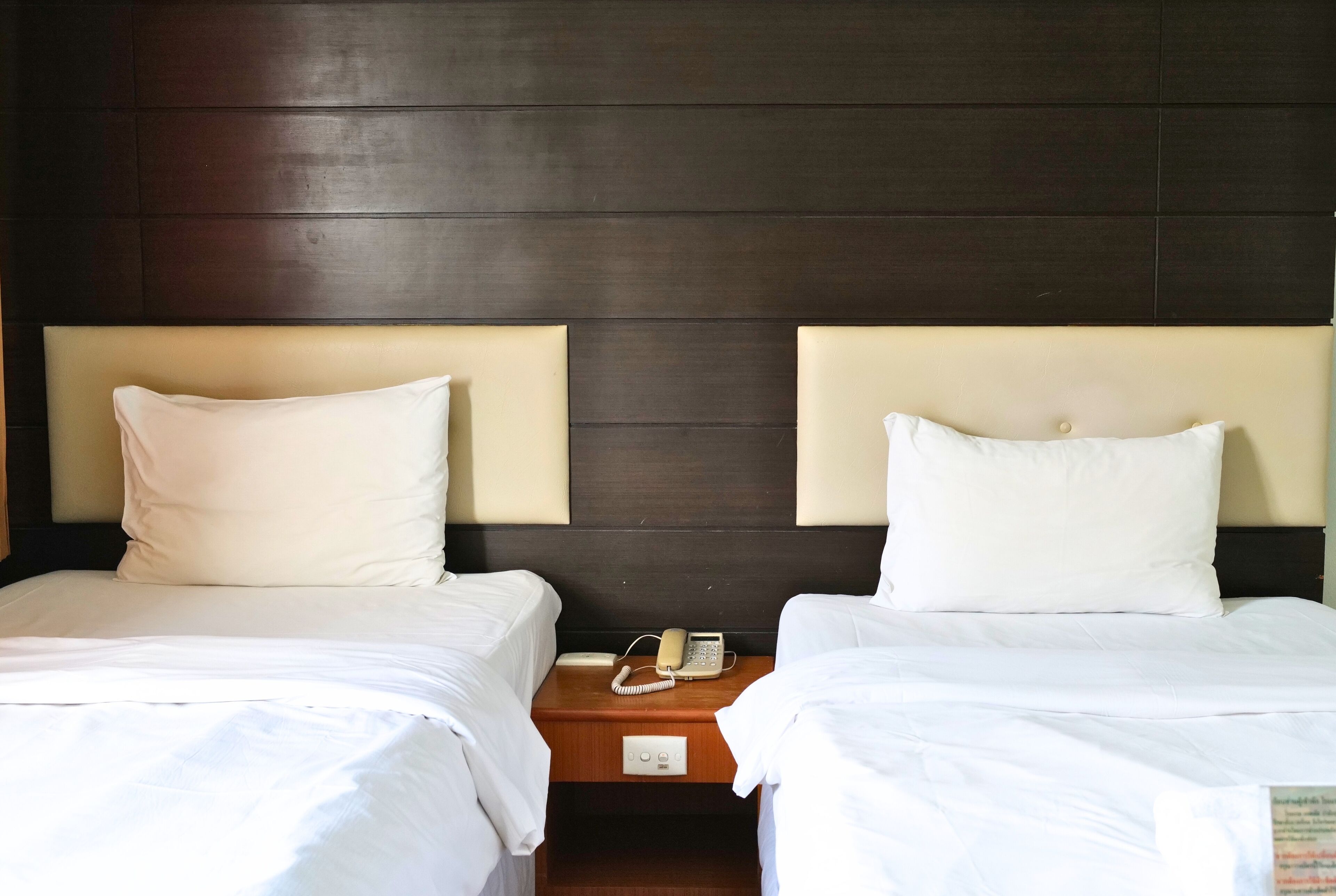 Deluxe Twin Room | In-room safe, iron/ironing board, free WiFi