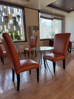 Lobby sitting area - Day Hotel Khon Kaen (Khon Kaen)