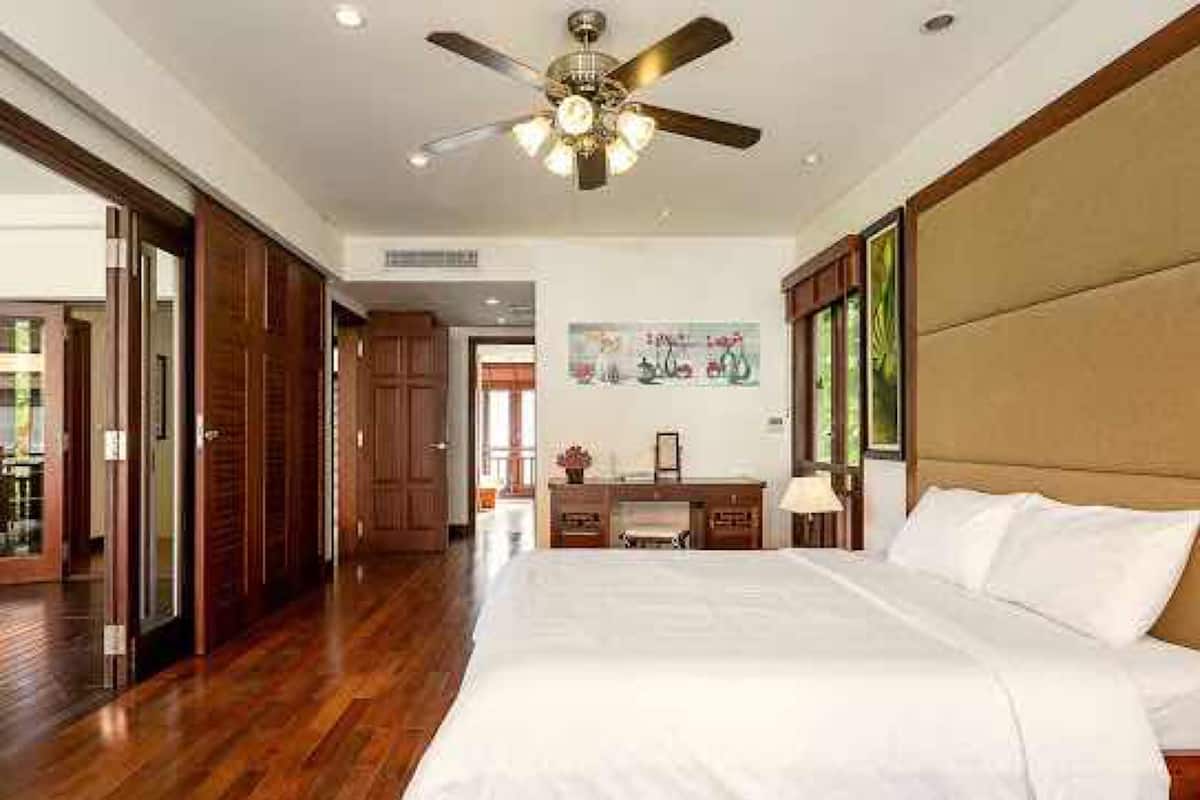 4 quartos, roupas de cama premium, camas Select Comfort, frigobar