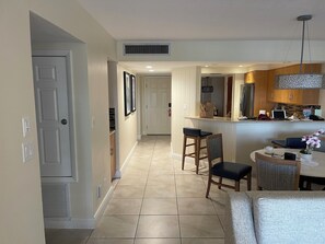 Dining - Galleon Resort and Marina, Paradise Found in Old Town, Private Beach and Fishing (Key West)