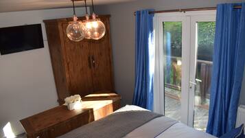 3 bedrooms, iron/ironing board, Internet, bed sheets