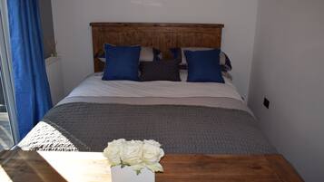 3 bedrooms, iron/ironing board, Internet, bed sheets