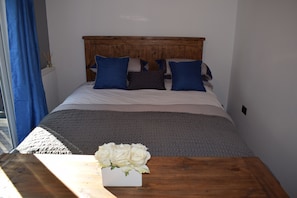 3 bedrooms, iron/ironing board, Internet, bed sheets