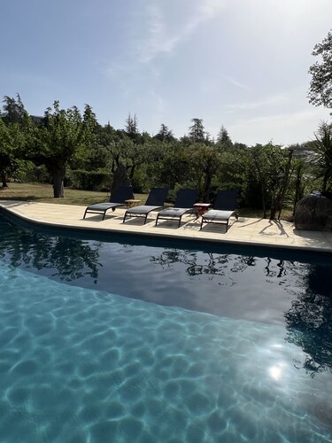 Mas à 500m de Labeaume et de la rivière, au calme! Le Mas de Midygane 