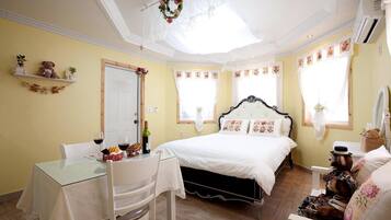 Individually decorated, free WiFi, bed sheets