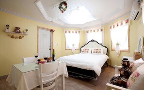 Individually decorated, free WiFi, bed sheets