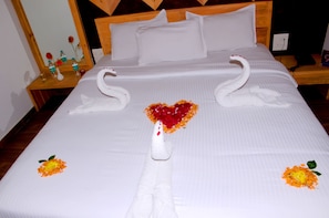 In-room safe, desk, rollaway beds, free WiFi
