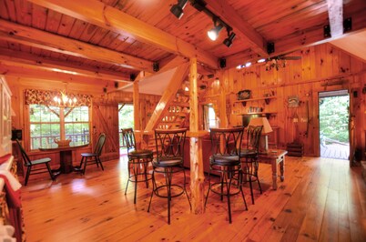 Cute Cabin On The Creek Near Dillsboro