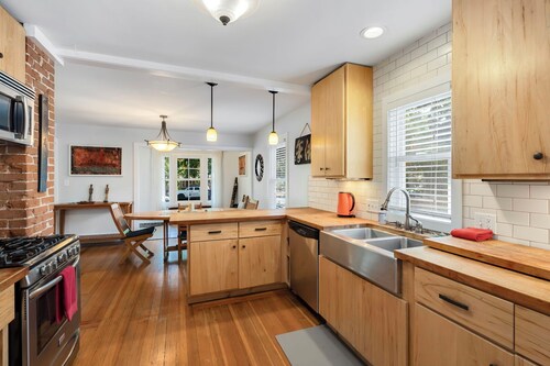 Music, Dining, CSU, Tasty Beer, Shopping and Sunshine!