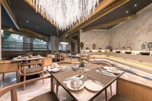 Daily buffet breakfast (THB 723 per person)