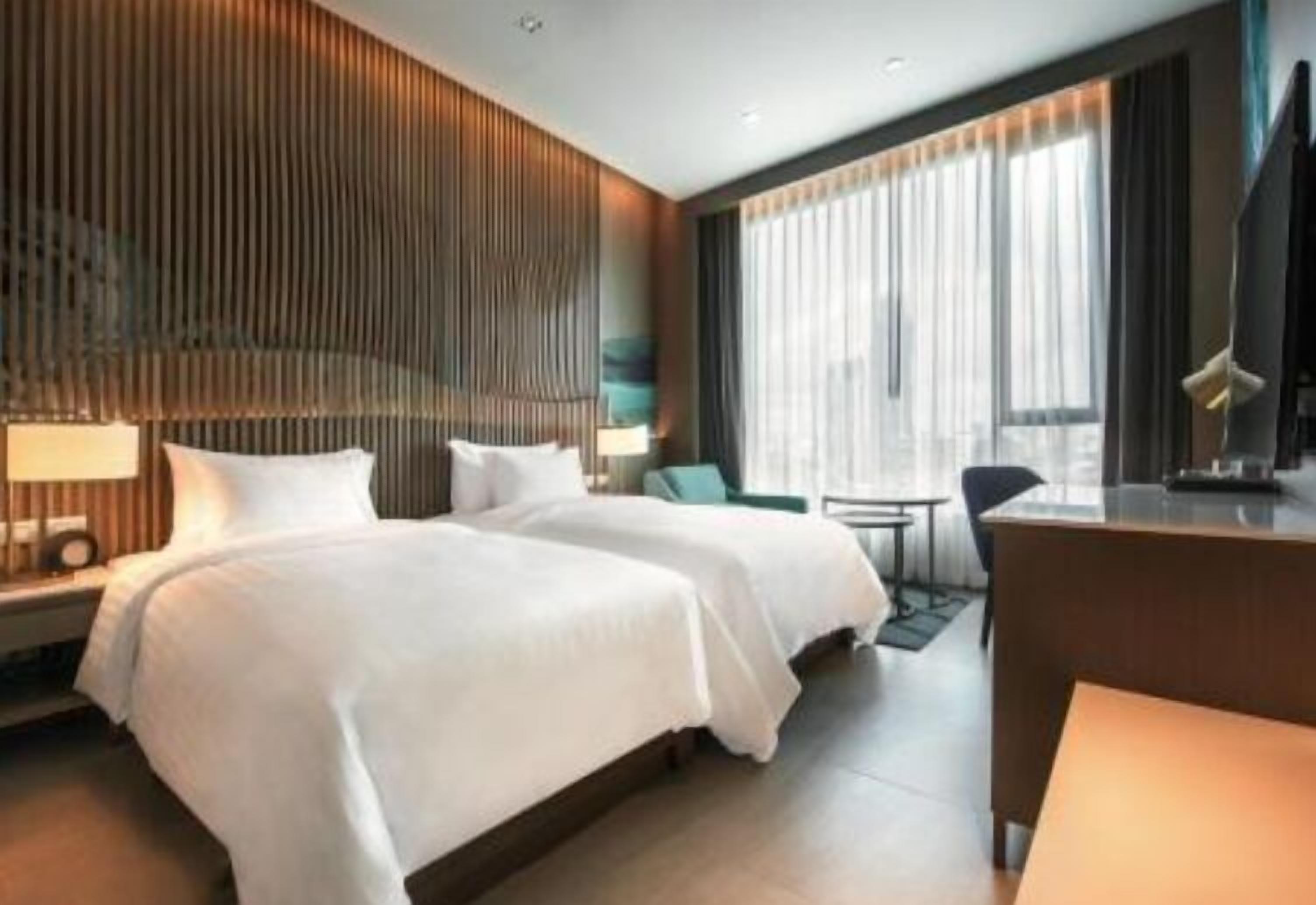 In-room safe, soundproofing, iron/ironing board, free WiFi