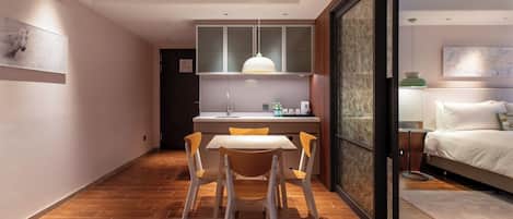 1 chambre, literie de qualité supérieure, couette en duvet d'oie, bureau
