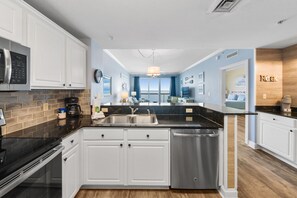 Fridge, microwave, oven, stovetop - Calypso Resort & Towers SUMMER HOUSE, 5th floor. (Panama City Beach)