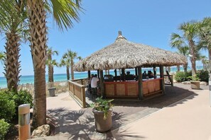 Outdoor dining - Calypso Resort & Towers SUMMER HOUSE, 5th floor. (Panama City Beach)