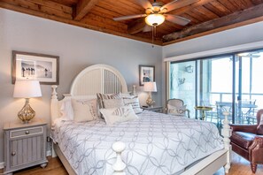 3 bedrooms, iron/ironing board, WiFi, bed sheets - Sol-Mate -  Watch the Sun Set on the Gulf From Your Private Rooftop! (Indian Shores)