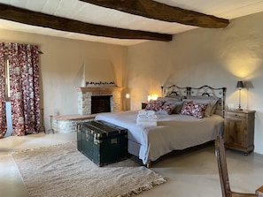 7 bedrooms, iron/ironing board, travel cot, WiFi
