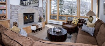 MINT Ski-in / Ski-out mit Mnt. Ansichten, 3Bed 3Bath, mit 2 Master-Suiten, Highlands