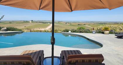 Amazing auringonlaskuja viinialueen sydämessä! Vain muutaman minuutin Paso Roblesille