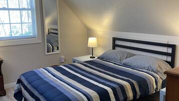 2 slaapkamers, een bureau, een strijkplank/strijkijzer, gratis wifi