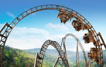 9 mi to Silver Dollar City! : )