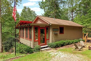 Exterior - Tranquil Pet Friendly, Luxury Cottage in Blue Ridge Mtns! UC STR License 022260 (Blairsville)