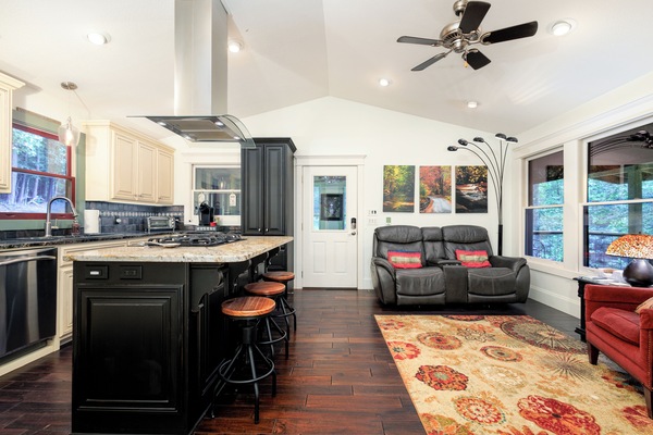 المنشأة من الداخل