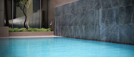 Outdoor pool, sun loungers