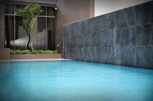 Outdoor pool, sun loungers