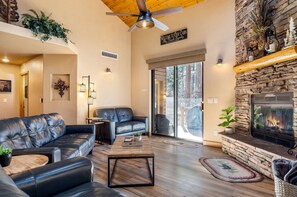 Smart TV, chimenea