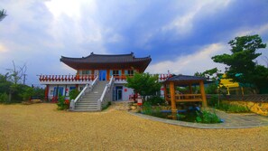 Property grounds - Chowoo Guesthouse (Gyeongju)