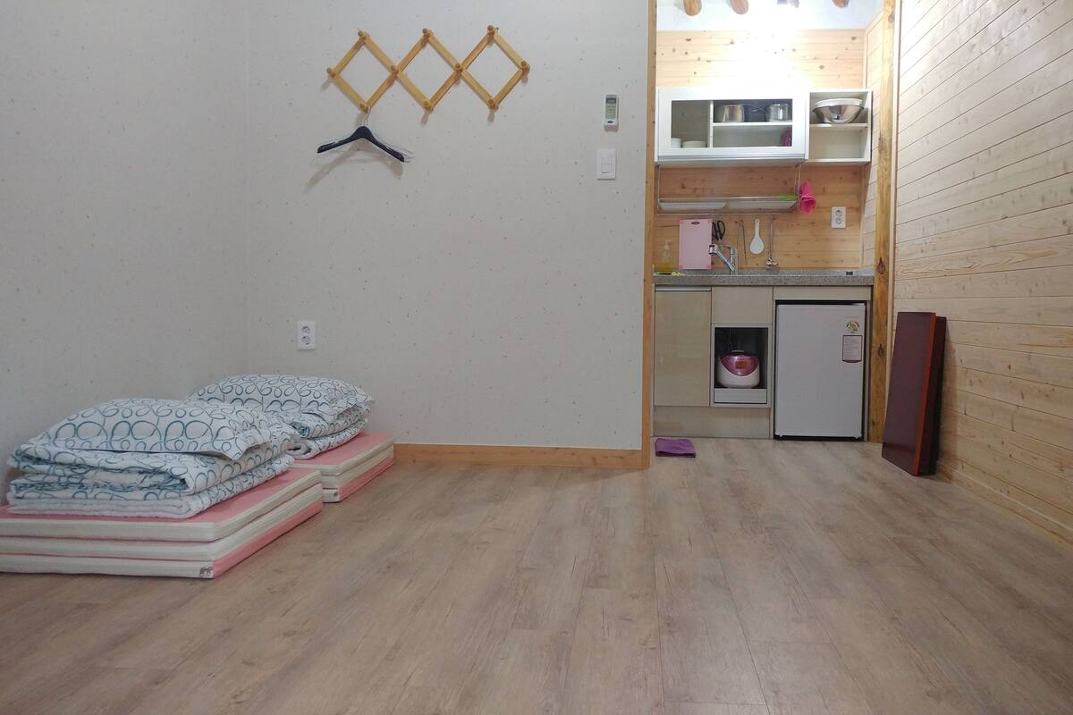 Traditional Quadruple Room, Private Bathroom, Annex Building | WiFi (free)