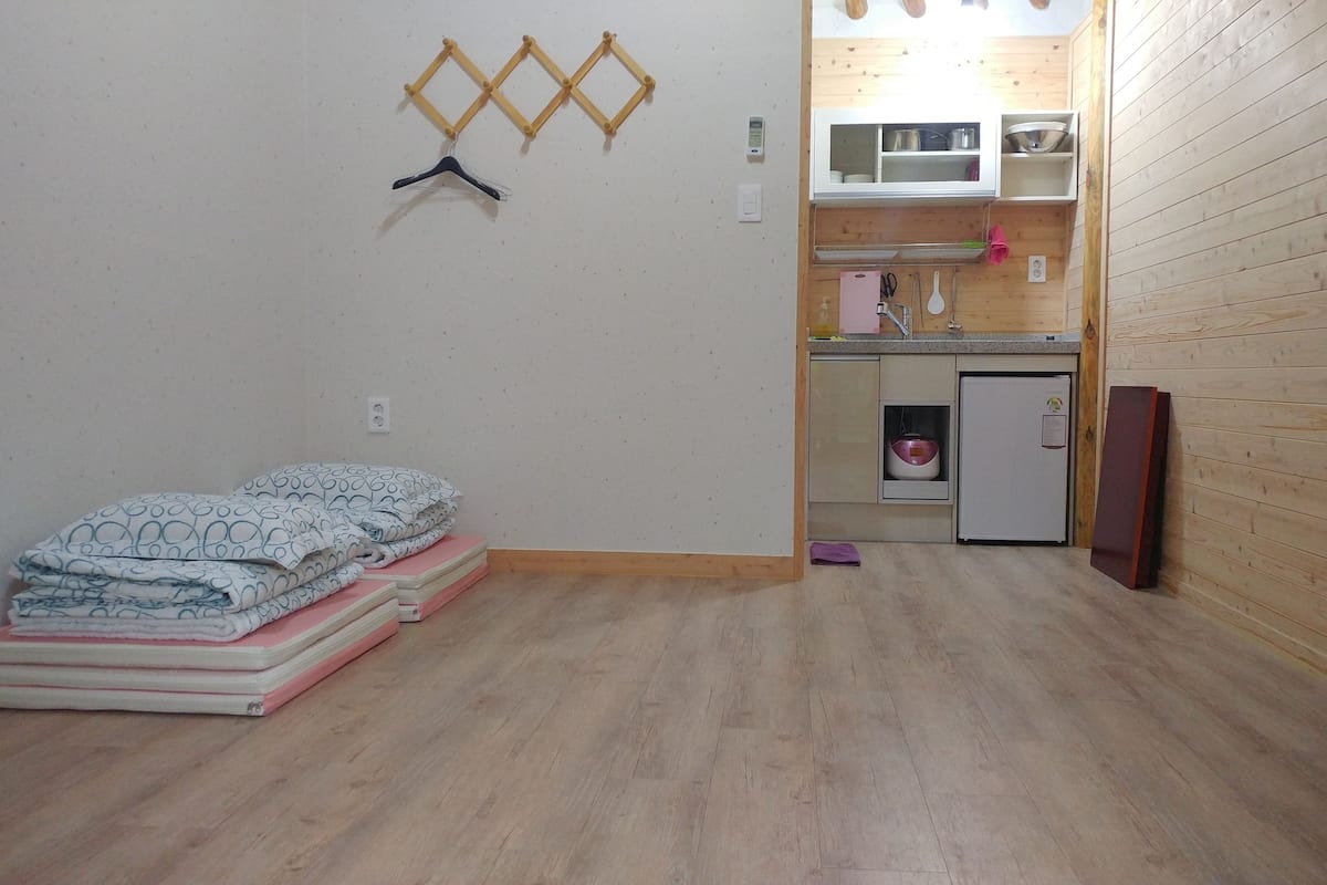 Traditional Quadruple Room, Private Bathroom, Annex Building | Free WiFi