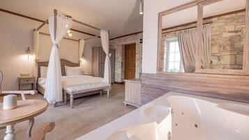 Suite, Jetted Tub, Sea View | Minibar, desk, soundproofing, free WiFi