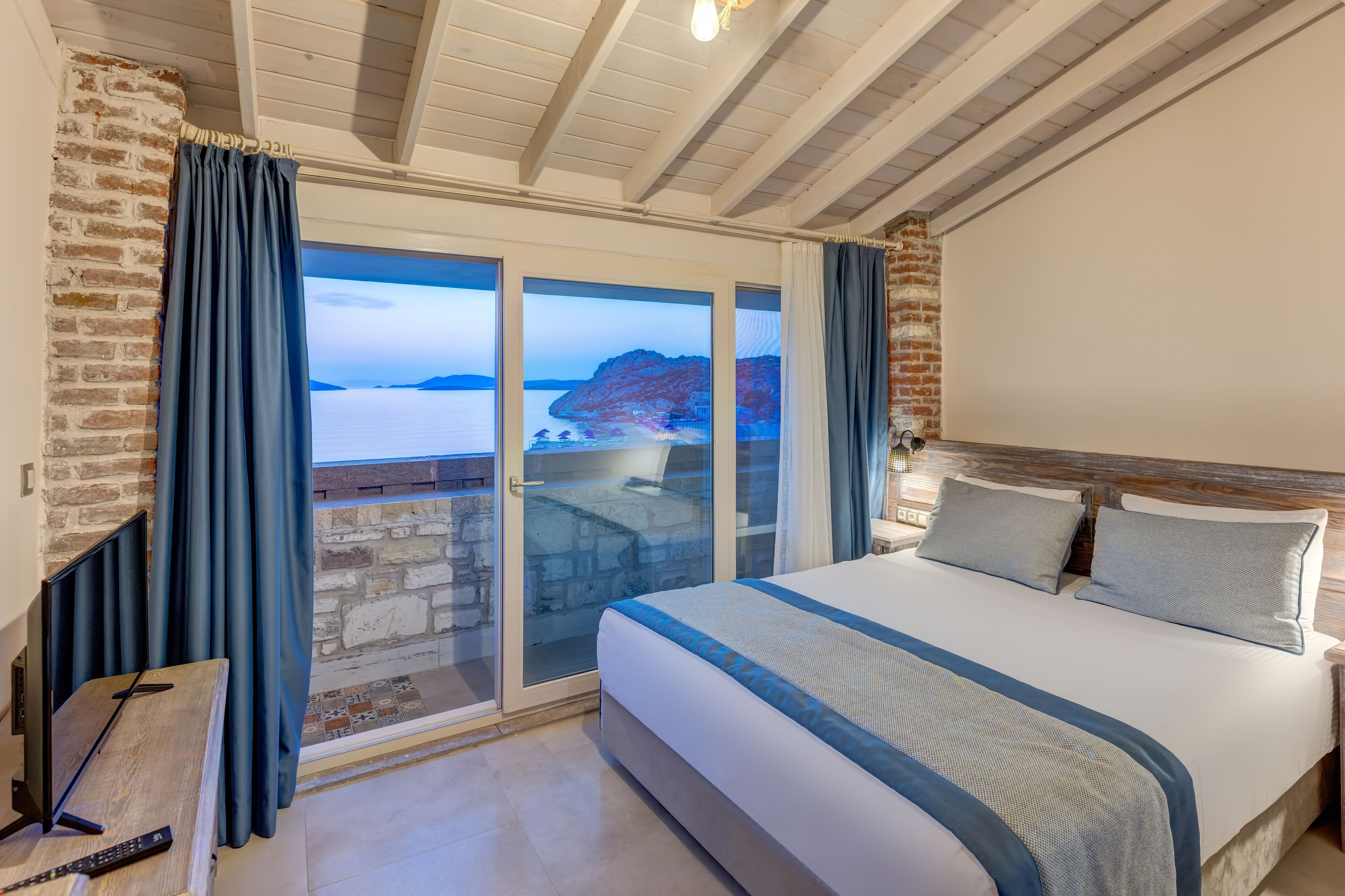Minibar, bureau, chambres insonorisées, Wi-Fi gratuit