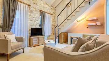 LOFT SUITE ROOM BALCONY | Coin séjour | Télévision LCD, chauffage par le sol