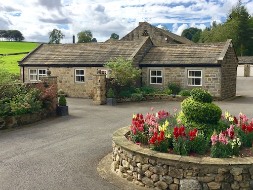  5⭐️ luxury 2 bedroom rural retreat on a small private estate in North Yorkshire