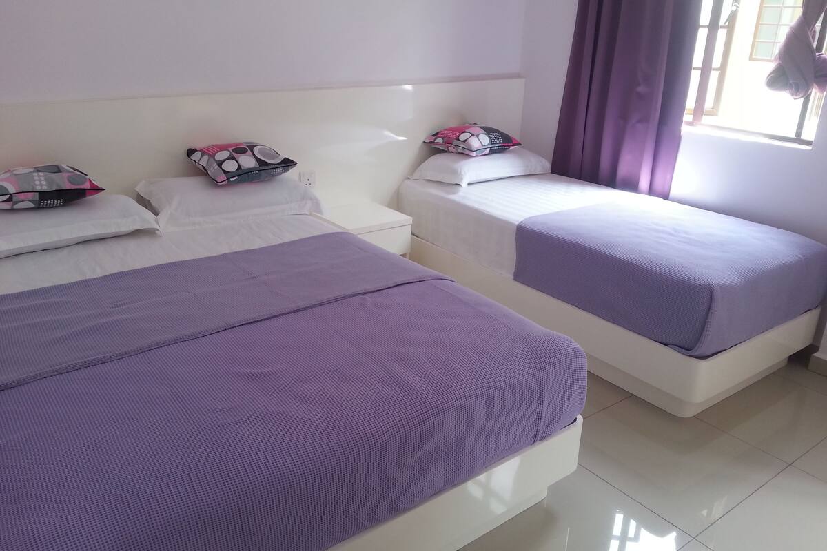 三人房 | 熨斗/熨衣板、免費無線上網