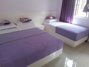 三人房 | 熨斗/熨衣板、免費無線上網