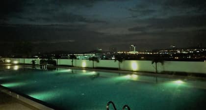 Cozy Crib at 7 Tree Seven Residence