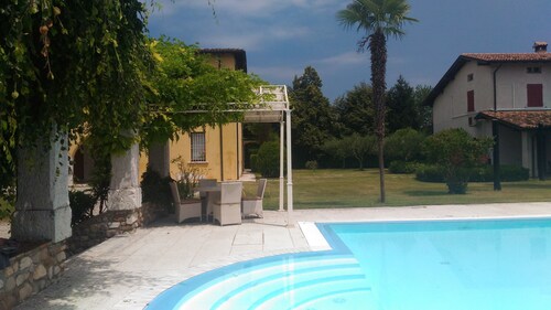 Farmhouse surrounded by greenery with park and swimming pool in absolute privacy 