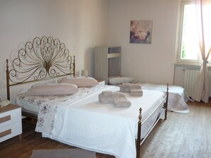 3 bedrooms, in-room safe, iron/ironing board, free WiFi