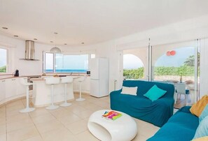 TV, books, stereo - Villa next Binibeca, one level and first sea line salad pool, air-conditioned (Binisafúller)