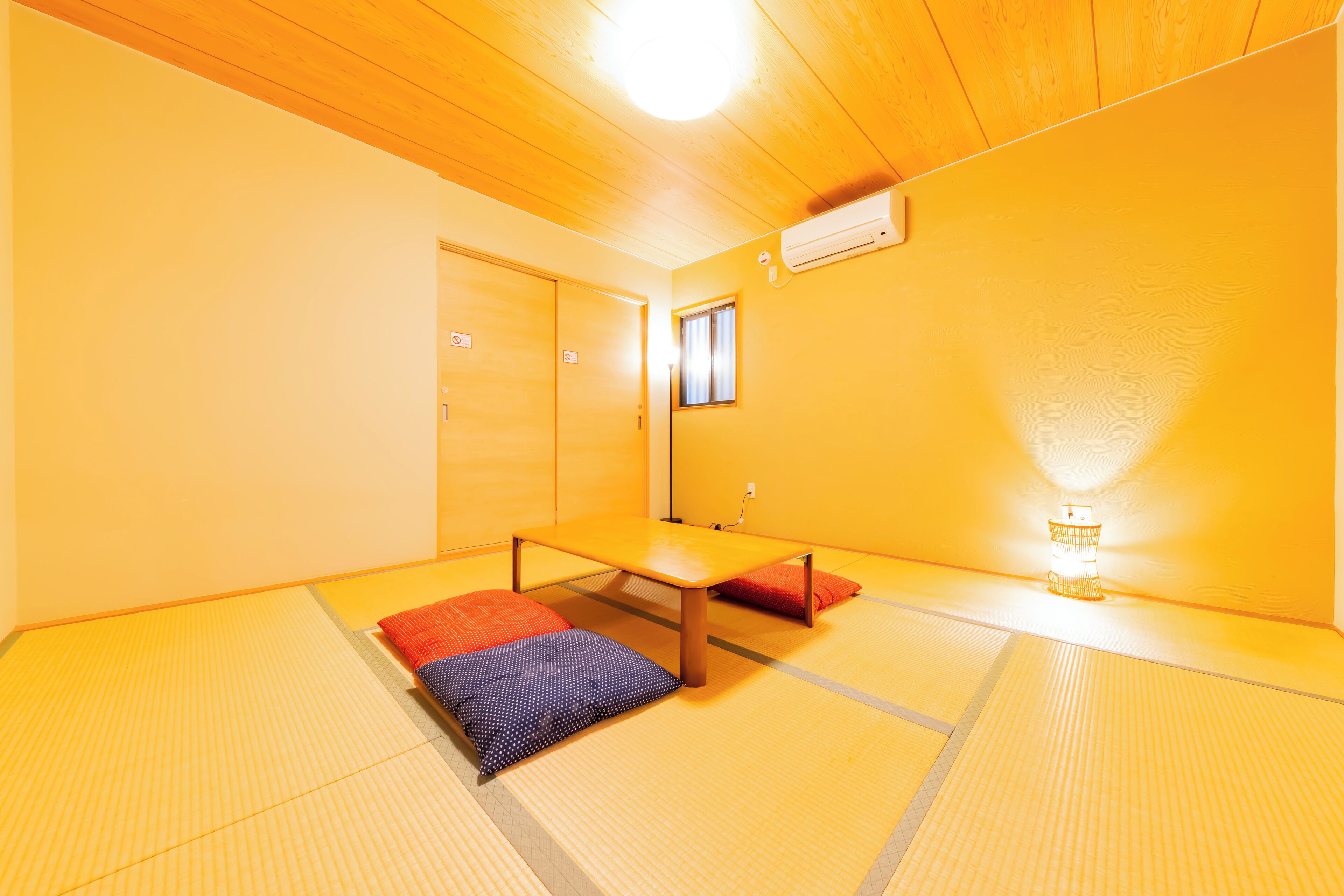 アイロン / アイロン台、WiFi (無料)、ベッドシーツ