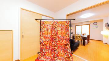 Iron/ironing board, free WiFi, bed sheets